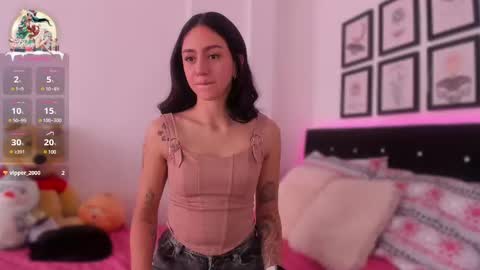 Snapshot of moonlygirl__ chatting on 12/20/24, 04:57 Isabella online show from 12/20/24, 04:57