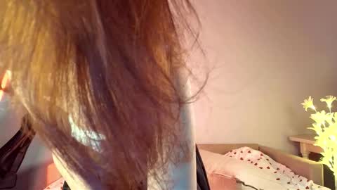 Snapshot of moonmimmi chatting on 02/28/26, 04:35 moonmimmi online show from 02/28/26, 04:35