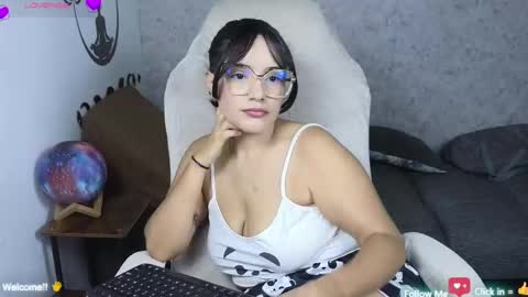 Snapshot of moonwoman_ chatting on 02/10/25, 06:31 Moon Woman online show from 02/10/25, 06:31