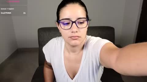 Snapshot of moonwoman_ chatting on 09/10/25, 08:14 Moon Woman online show from 09/10/25, 08:14