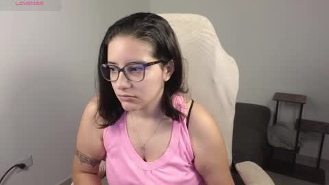 Snapshot of moonwoman_ chatting on 10/23/25, 02:55 Moon Woman online show from 10/23/25, 02:55