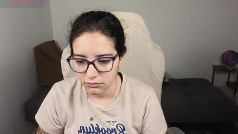 Snapshot of moonwoman_ chatting on 11/01/25, 03:08 Moon Woman online show from 11/01/25, 03:08