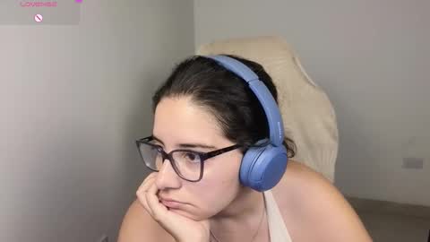 Snapshot of moonwoman_ chatting on 11/27/25, 07:05 Moon Woman online show from 11/27/25, 07:05