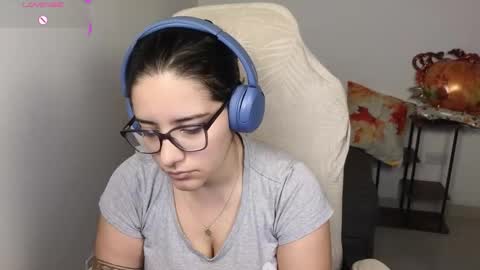 Moon Woman online show from 11/29/25, 06:33