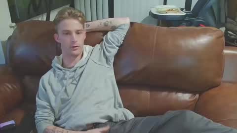 Snapshot of moose6810 chatting on 12/17/24, 08:34 M00SE online show from 12/17/24, 08:34