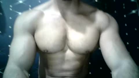 Snapshot of moreno1muscular chatting on 03/03/25, 11:35 moreno1muscular online show from 03/03/25, 11:35