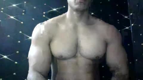 Snapshot of moreno1muscular chatting on 03/08/25, 08:00 moreno1muscular online show from 03/08/25, 08:00