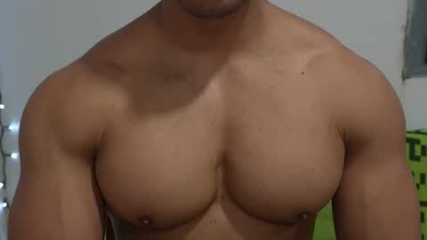 moreno1muscular online show from 04/19/26, 02:49