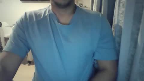 Snapshot of morenolatin19 chatting on 10/23/25, 05:12 Jos Luis online show from 10/23/25, 05:12