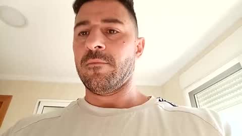 Snapshot of morfeo6 chatting on 11/10/25, 08:57 morfeo6 online show from 11/10/25, 08:57