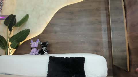 Snapshot of morgan_hill_ chatting on 02/04/25, 05:45 Morgan online show from 02/04/25, 05:45