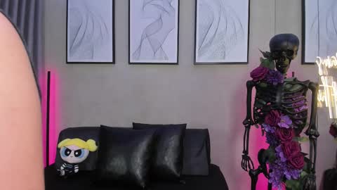 Snapshot of morgan_hill_ chatting on 09/24/25, 11:46 Morgan online show from 09/24/25, 11:46