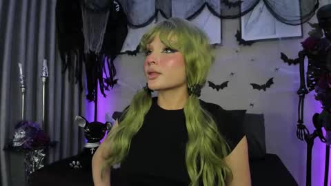 Snapshot of morgan_hill_ chatting on 10/20/25, 11:54 Morgan online show from 10/20/25, 11:54