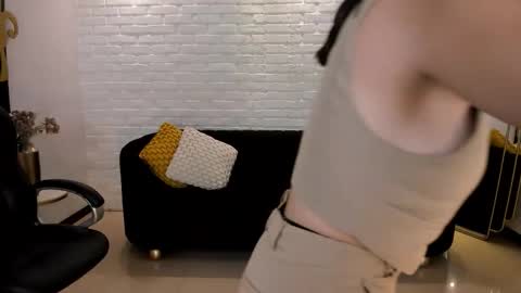 Snapshot of morganhicks chatting on 11/02/25, 05:15 Morgan Hicks online show from 11/02/25, 05:15