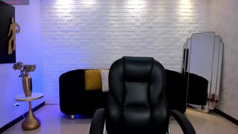 Snapshot of morganhicks chatting on 11/05/25, 07:03 Morgan Hicks online show from 11/05/25, 07:03