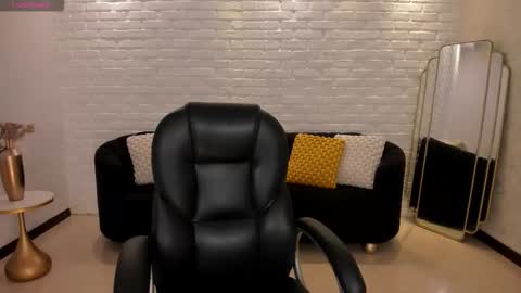 Snapshot of morganhicks chatting on 11/07/25, 07:58 Morgan Hicks online show from 11/07/25, 07:58