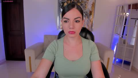 Snapshot of morganhicks chatting on 11/25/25, 07:47 Morgan Hicks online show from 11/25/25, 07:47