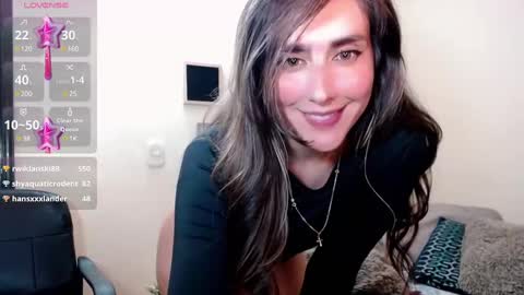 Snapshot of moriahhoe chatting on 02/12/25, 10:26 Moriah online show from 02/12/25, 10:26