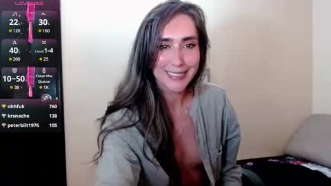 Snapshot of moriahhoe chatting on 03/03/25, 10:10 Moriah online show from 03/03/25, 10:10