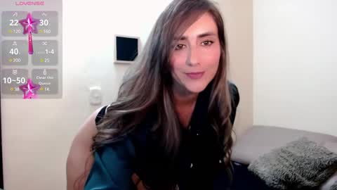 Snapshot of moriahhoe chatting on 03/05/25, 07:27 Moriah online show from 03/05/25, 07:27