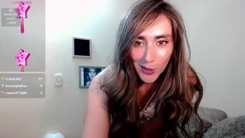 Snapshot of moriahhoe chatting on 03/10/25, 07:18 Moriah online show from 03/10/25, 07:18