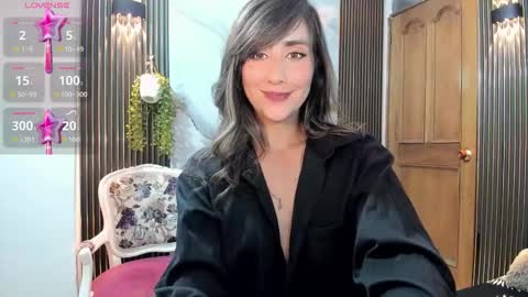 Snapshot of moriahhoe chatting on 11/18/25, 07:18 Moriah online show from 11/18/25, 07:18