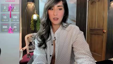 Snapshot of moriahhoe chatting on 11/19/25, 07:36 Moriah online show from 11/19/25, 07:36