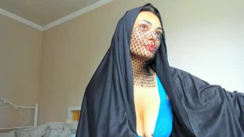Snapshot of moroccan_diamond_ chatting on 06/19/26, 08:51 Medina online show from 06/19/26, 08:51