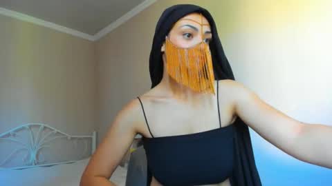 Snapshot of moroccan_diamond_ chatting on 07/10/26, 10:29 Medina online show from 07/10/26, 10:29