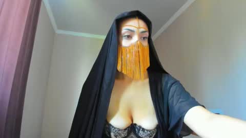 Snapshot of moroccan_diamond_ chatting on 07/25/26, 06:44 Medina online show from 07/25/26, 06:44