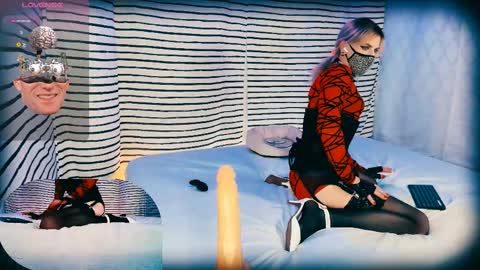 Morphelina online show from 10/18/25, 11:33