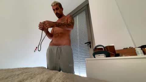 morris_bi69 online show from 11/26/25, 11:11