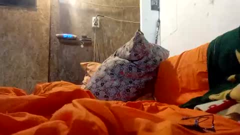Snapshot of mospeleu chatting on 06/20/26, 02:14 Nomadu online show from 06/20/26, 02:14