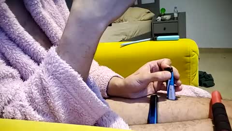 Snapshot of moss127 chatting on 12/15/24, 06:26 twennysevv27 online show from 12/15/24, 06:26