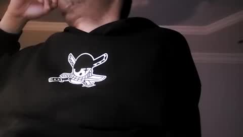 Snapshot of moss127 chatting on 12/23/24, 01:18 twennysevv27 online show from 12/23/24, 01:18