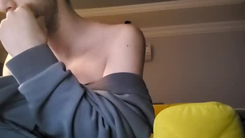 Snapshot of moss127 chatting on 01/01/25, 02:09 twennysevv27 online show from 01/01/25, 02:09