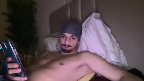 Snapshot of moss127 chatting on 02/05/25, 11:28 twennysevv27 online show from 02/05/25, 11:28