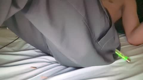 Snapshot of moss127 chatting on 02/07/25, 08:11 twennysevv27 online show from 02/07/25, 08:11