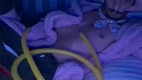 Snapshot of moss127 chatting on 02/17/25, 01:47 twennysevv27 online show from 02/17/25, 01:47