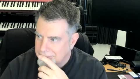 Snapshot of mostly_unbothered chatting on 09/11/25, 10:15 mostly_unbothered online show from 09/11/25, 10:15