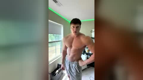 Snapshot of mostmuscularr chatting on 07/26/26, 05:09 mostmuscularr online show from 07/26/26, 05:09