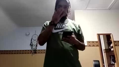 Snapshot of motive93 chatting on 12/21/25, 07:54 Motive online show from 12/21/25, 07:54