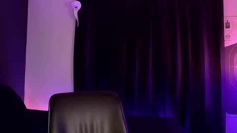 Snapshot of mount_vesuvius chatting on 11/16/25, 04:23 mount_vesuvius online show from 11/16/25, 04:23