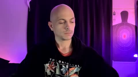 Snapshot of mount_vesuvius chatting on 11/24/25, 11:32 mount_vesuvius online show from 11/24/25, 11:32