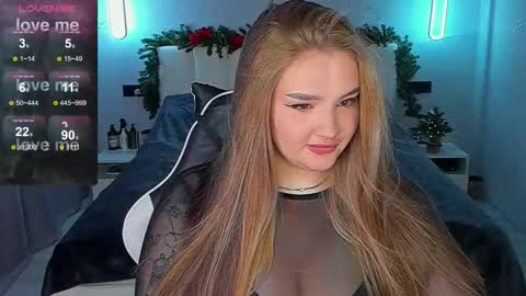 Carolina online show from 12/04/25, 01:53