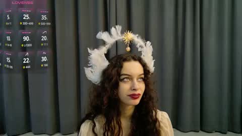 Luna online show from 12/19/25, 11:45