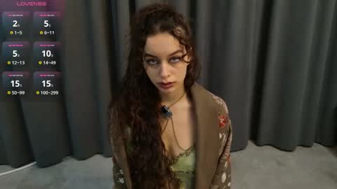 Luna online show from 12/21/25, 12:18