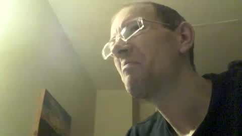 Snapshot of moviem1978 chatting on 02/08/25, 07:05 Frederik online show from 02/08/25, 07:05