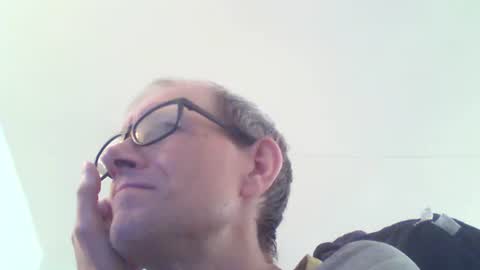 Snapshot of moviem1978 chatting on 06/09/26, 05:13 Frederik online show from 06/09/26, 05:13