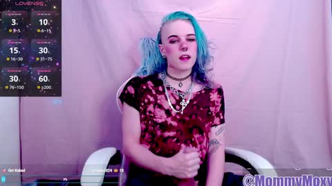 Snapshot of moxynverve chatting on 01/11/25, 07:05 Moxy online show from 01/11/25, 07:05